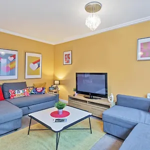 Brighton's Best Big House 1 - By My Getaways Brighton